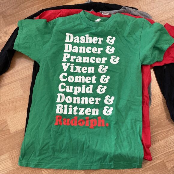 Mens Christmas Shirt LOT Size Medium Lot Of 4 Tees Crew Neck - Picture 2 of 9